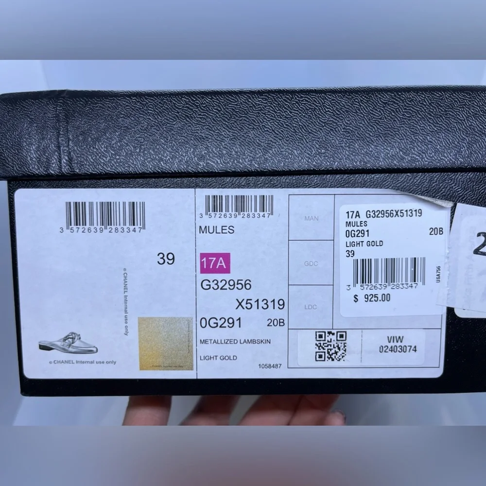 CHANEL gold mules brand new - Picture 4 of 8